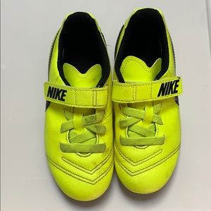 Little kid Nike soccer cleats